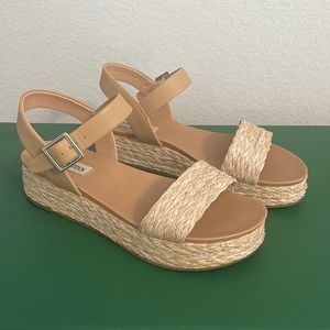 Steve Madden 9 straw brown leather wedges Accord platform sandals